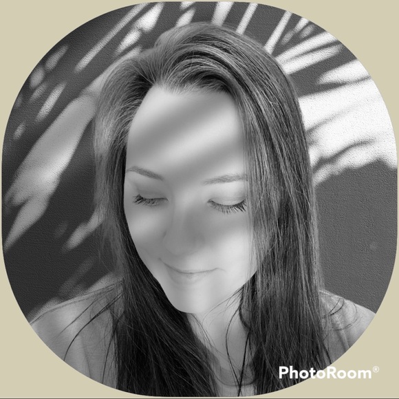 Meet your Posher, Jenna - Picture 1 of 1